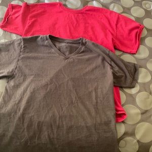 Two Gildan/  T-shirts - Men's